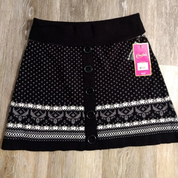Candie's Dresses & Skirts - Candie's Sweater Skirt size Small